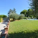 In With Pool Near Trasimeno