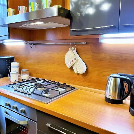 In With Pool Near Trasimeno Вилла