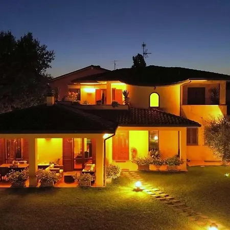 In With Pool Near Trasimeno Villa